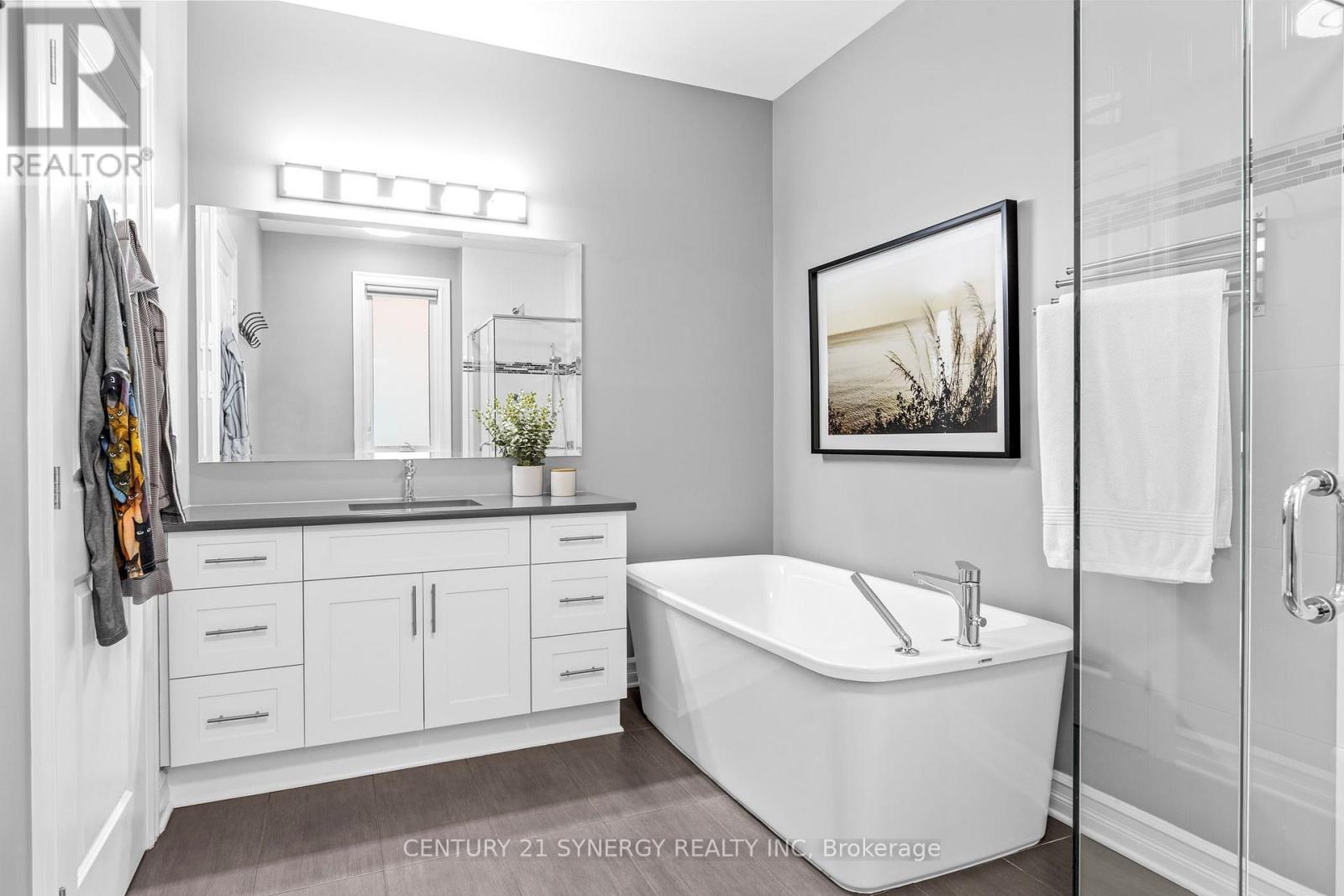 579 Baie-des-castors Street