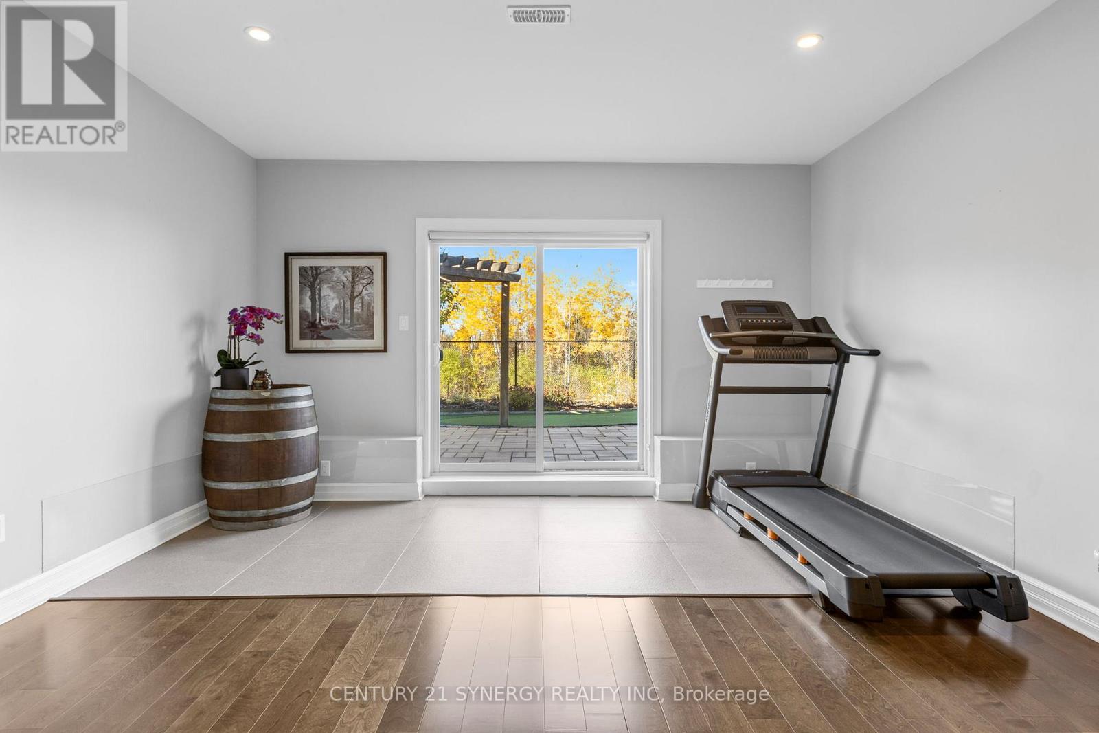 579 Baie-des-castors Street