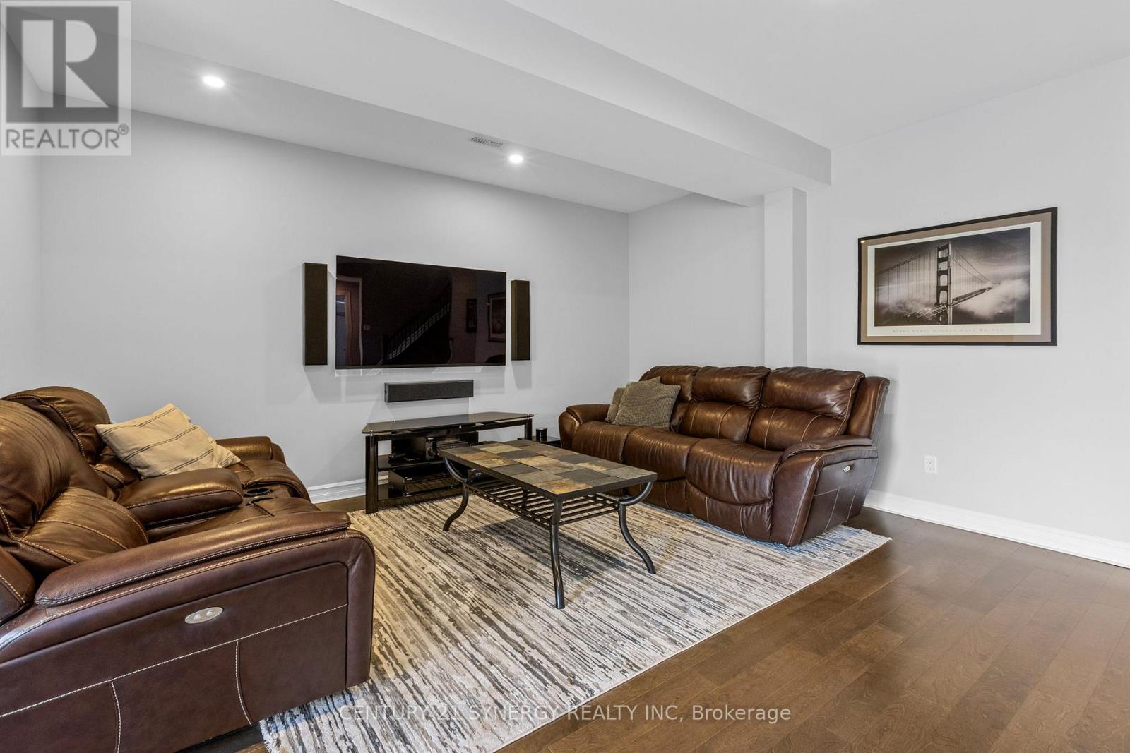 579 Baie-des-castors Street