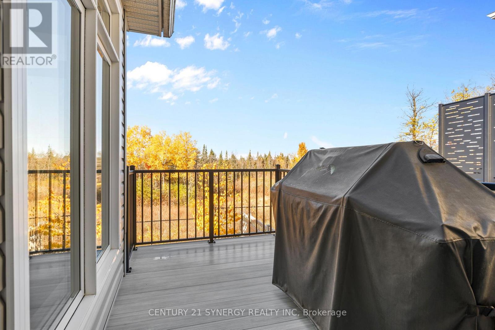 579 Baie-des-castors Street