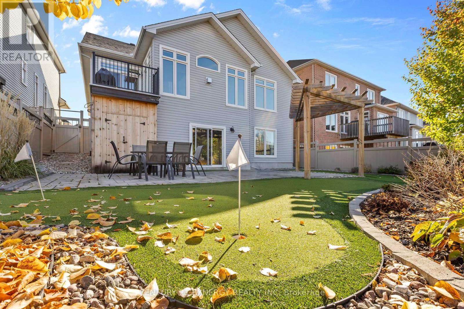 579 Baie-des-castors Street