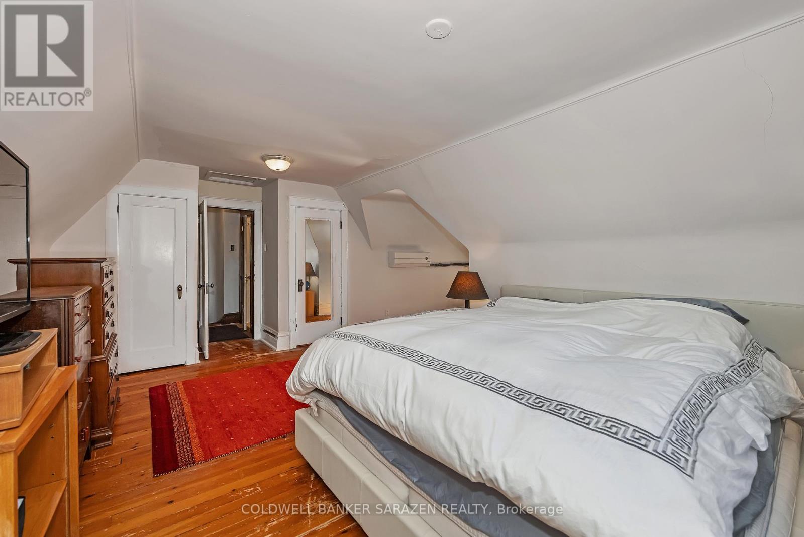 211 B Melrose Avenue