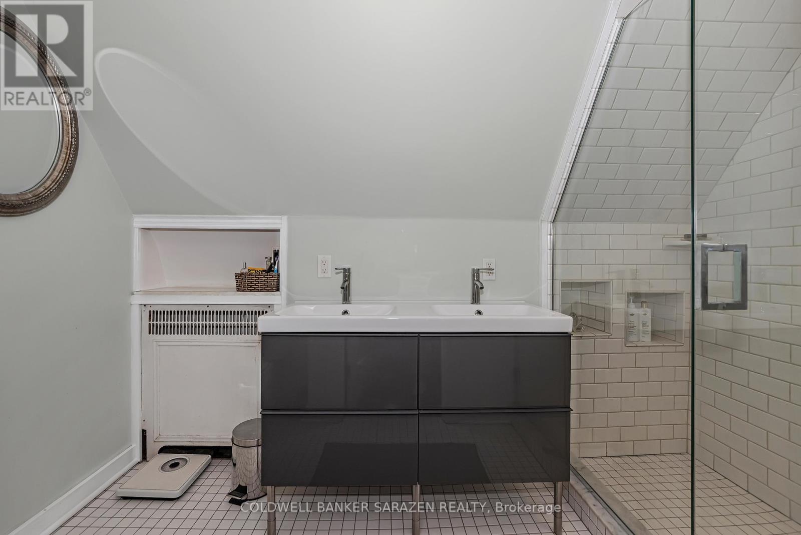 211 B Melrose Avenue