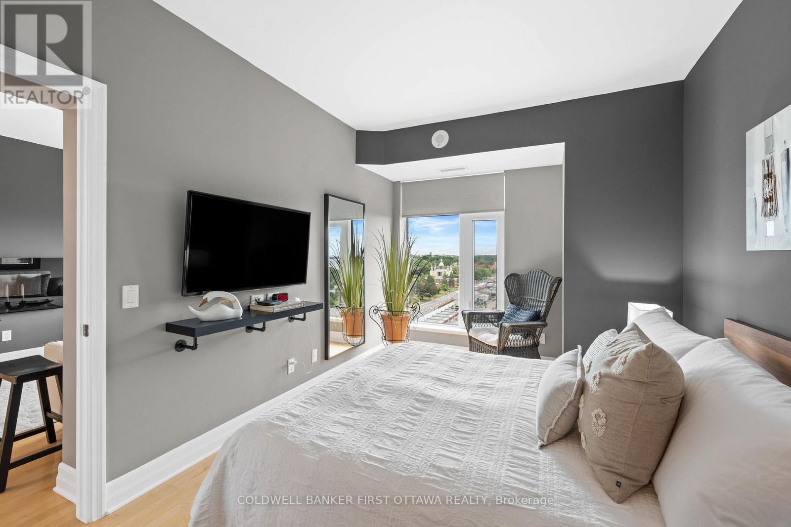 1006 - 75 Cleary Avenue