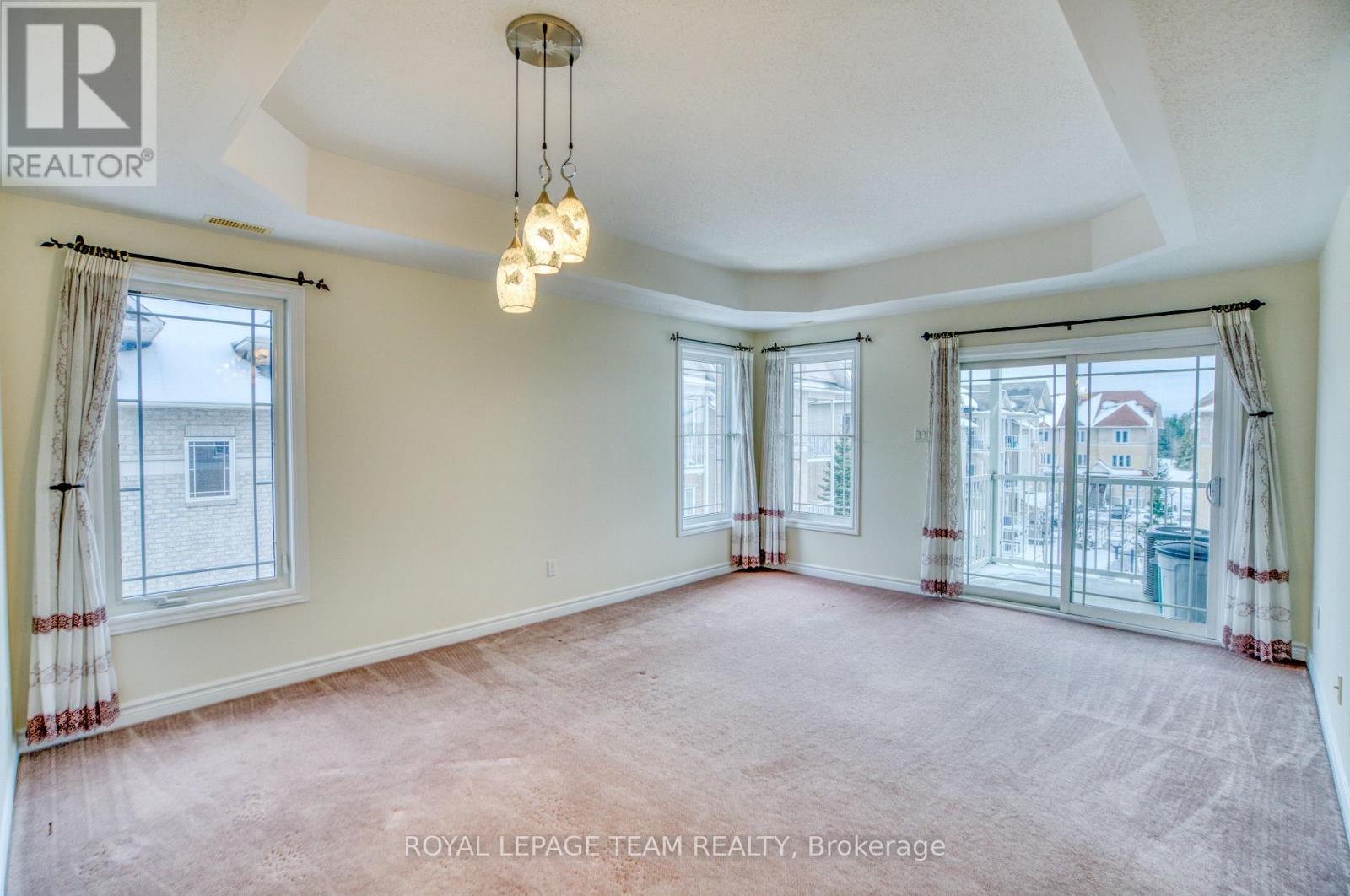 7 - 176 Paseo Private