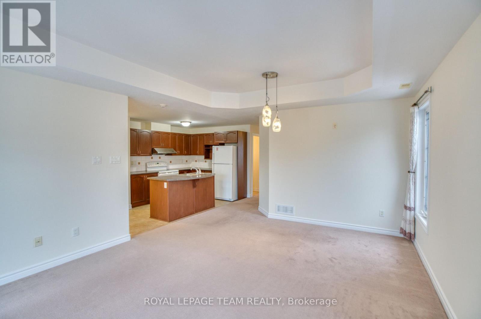 7 - 176 Paseo Private