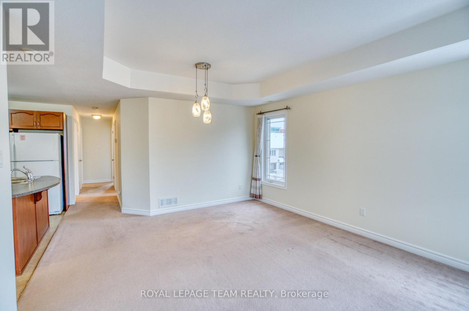 7 - 176 Paseo Private