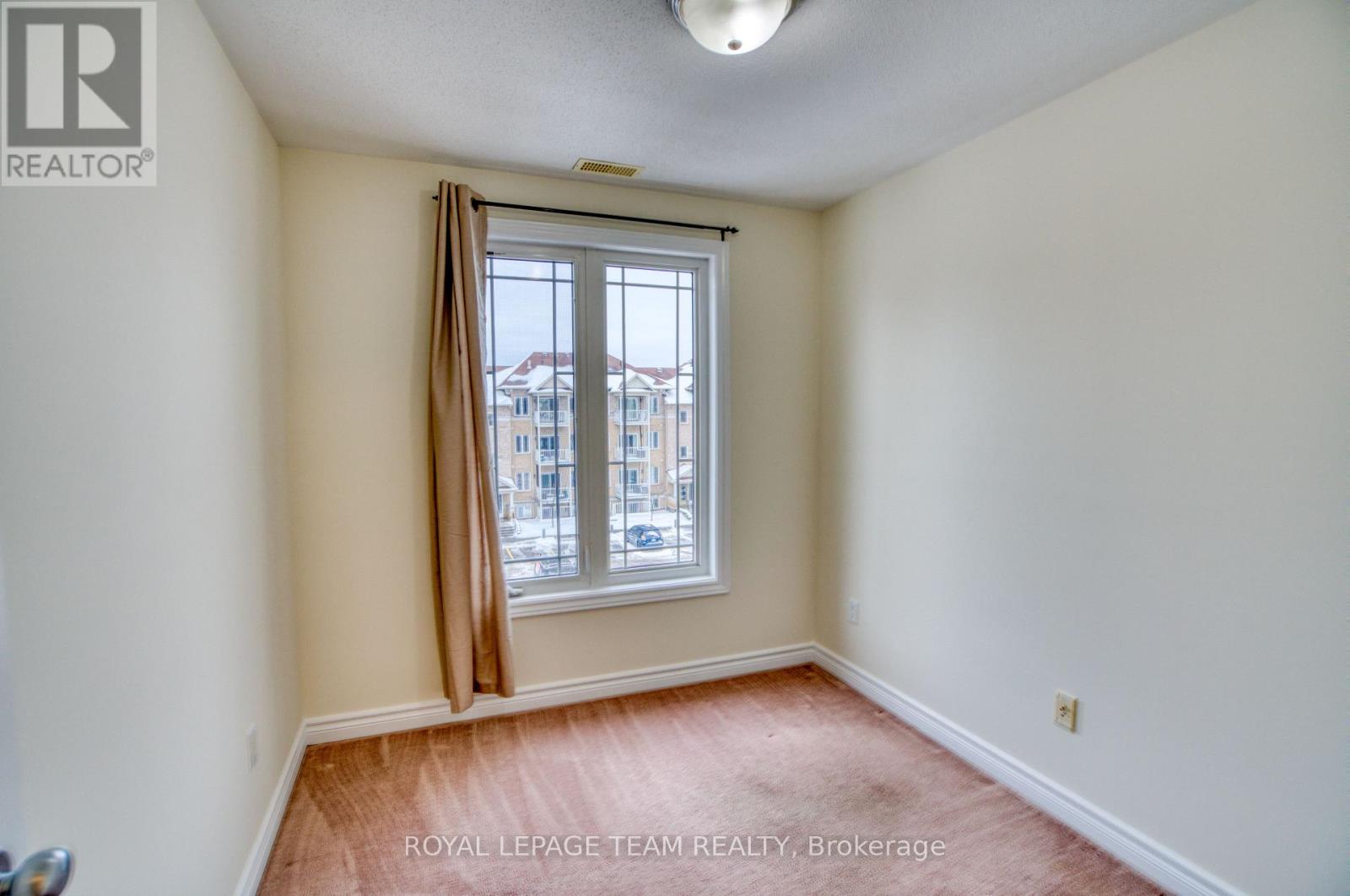 7 - 176 Paseo Private