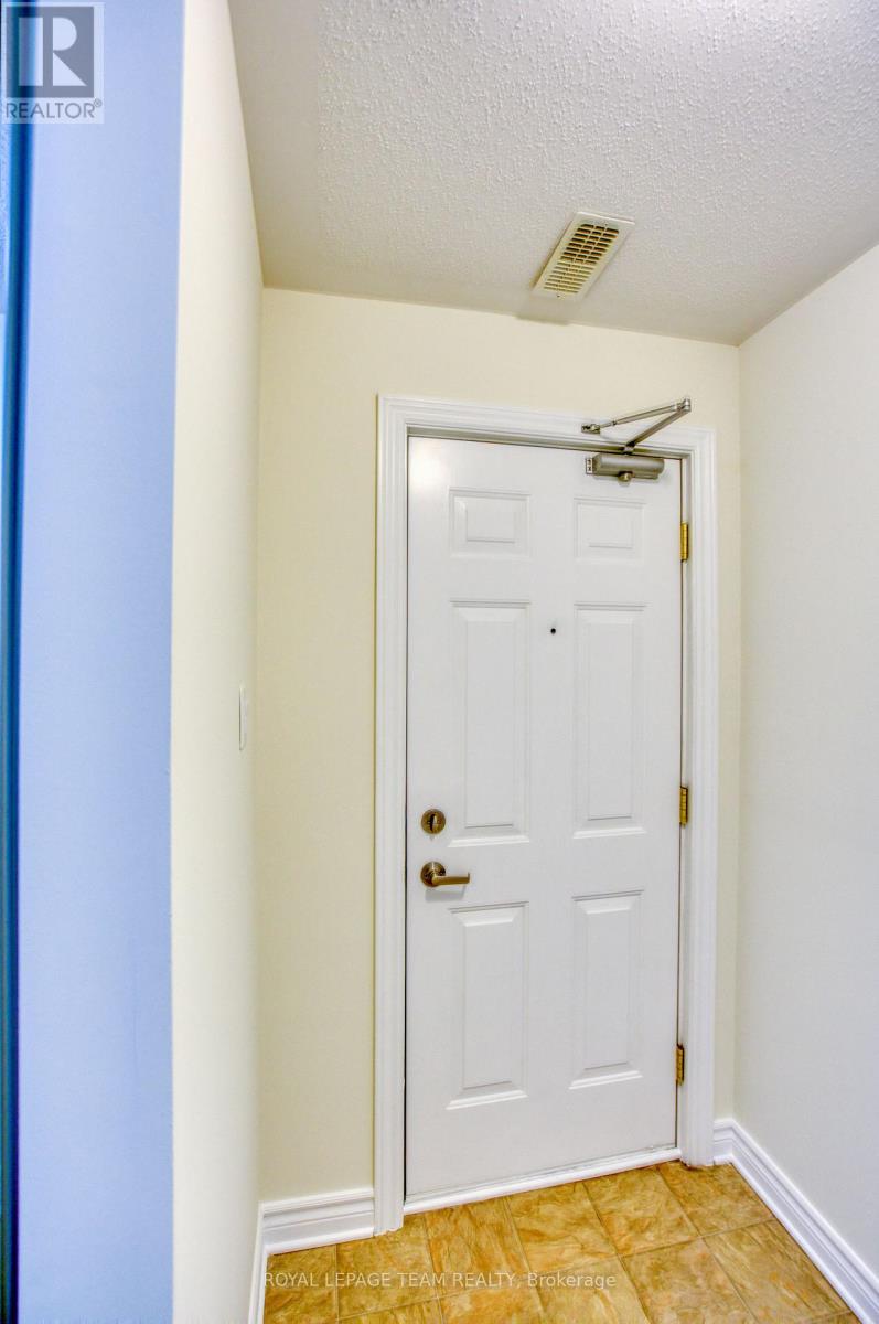 7 - 176 Paseo Private