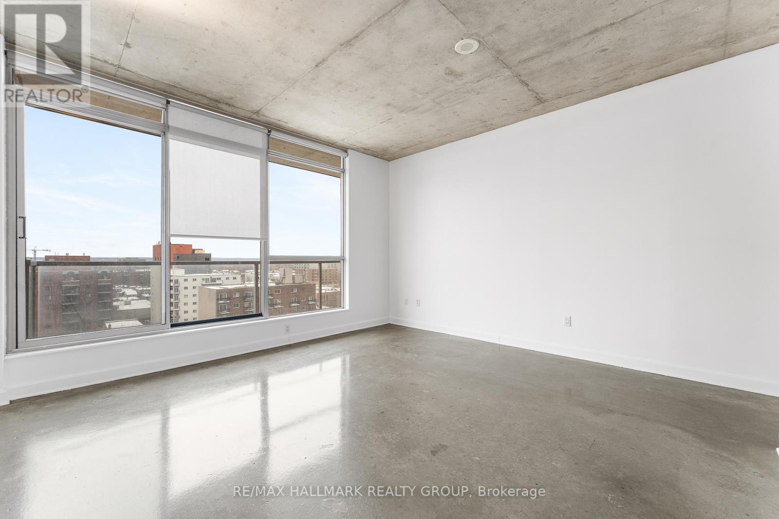 903 - 180 York Street