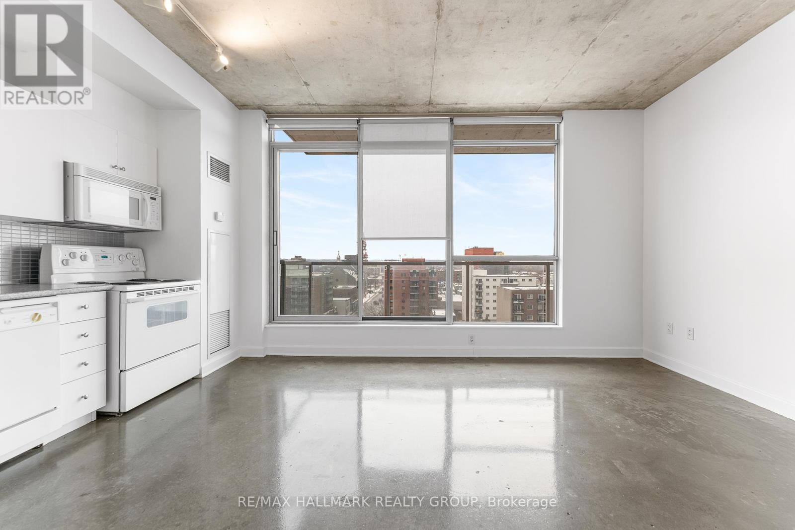 903 - 180 York Street