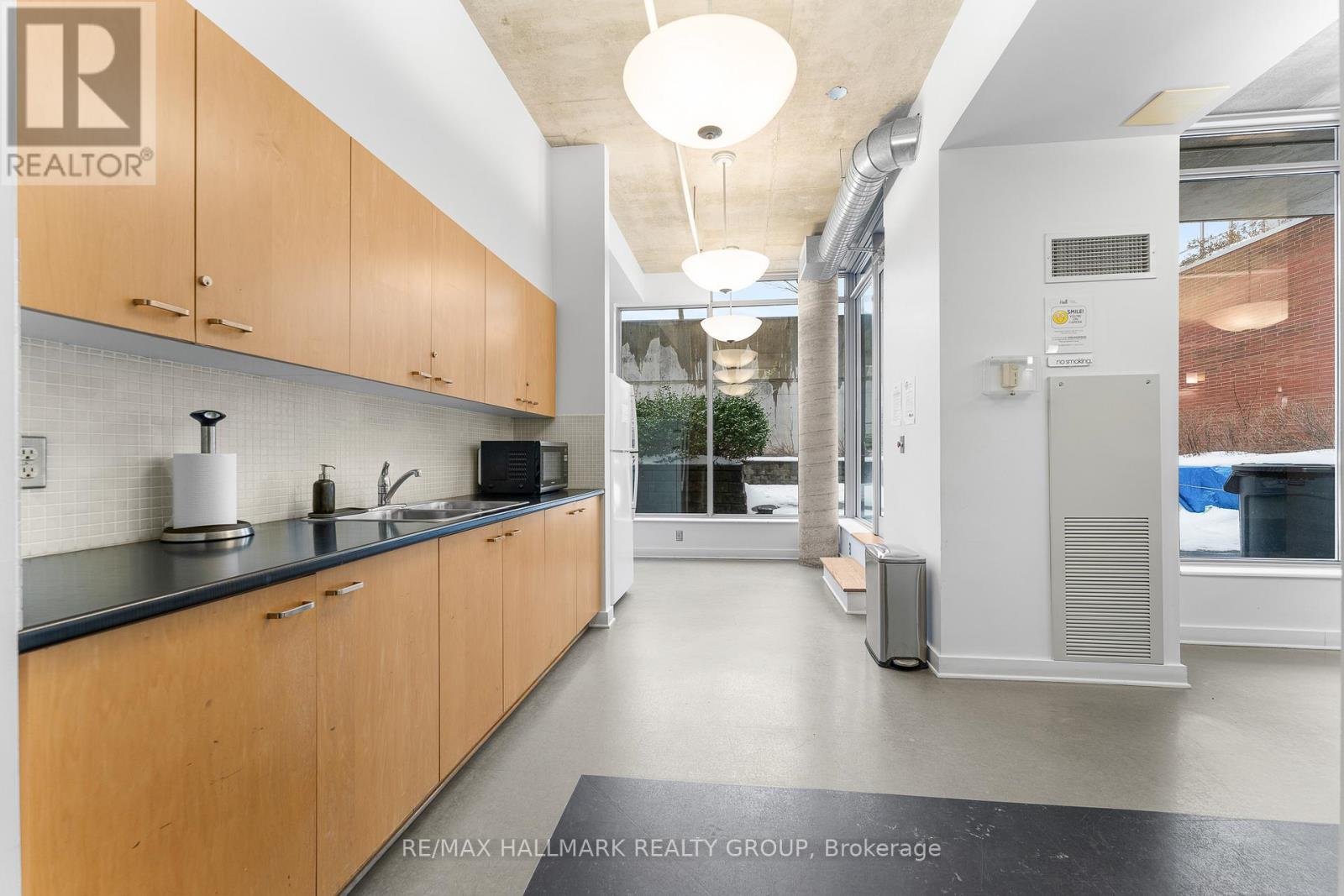 903 - 180 York Street