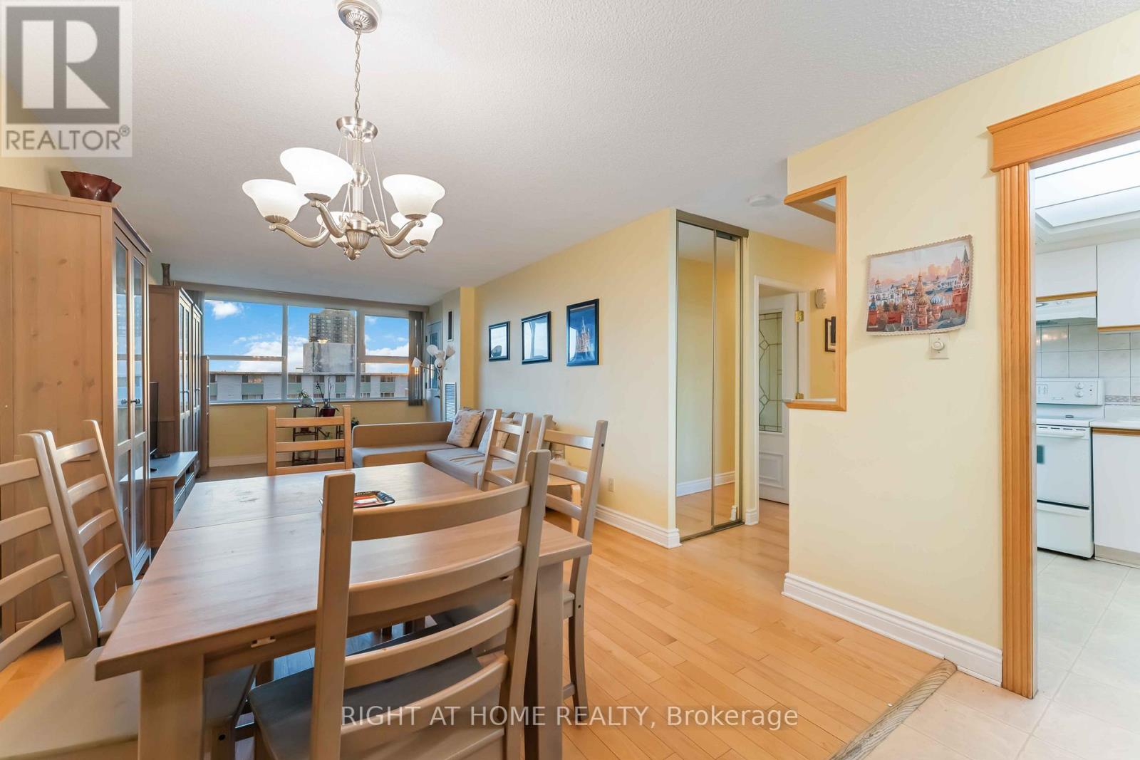 903 - 555 Brittany Drive