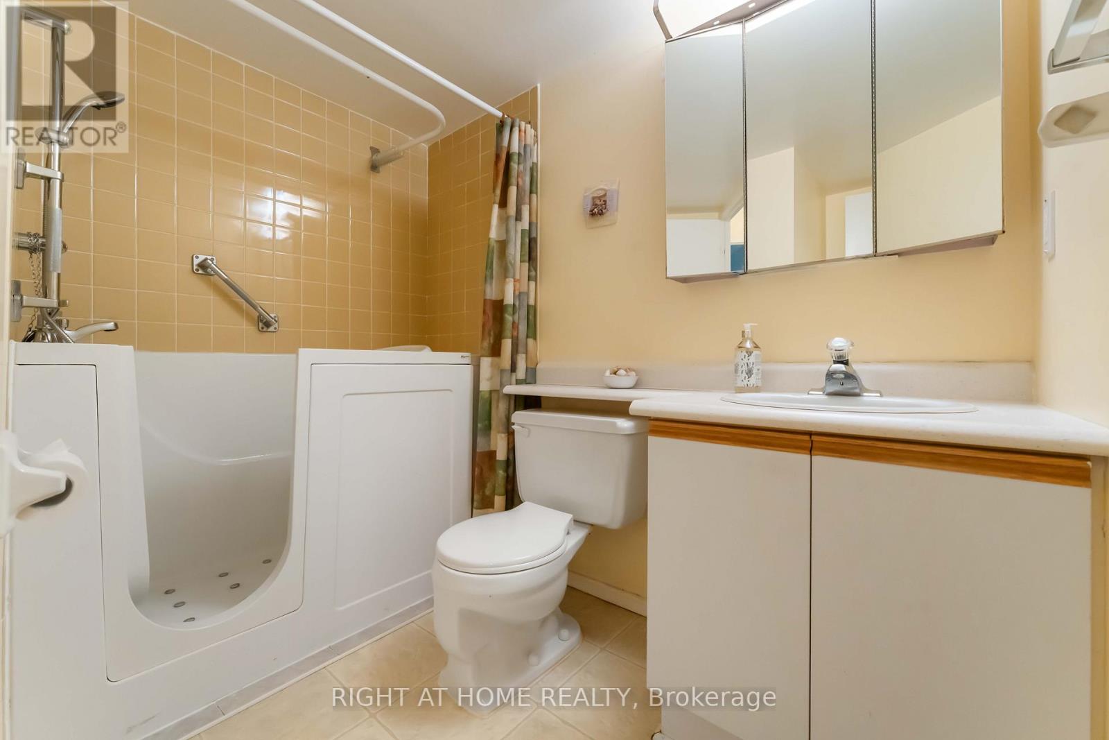 903 - 555 Brittany Drive