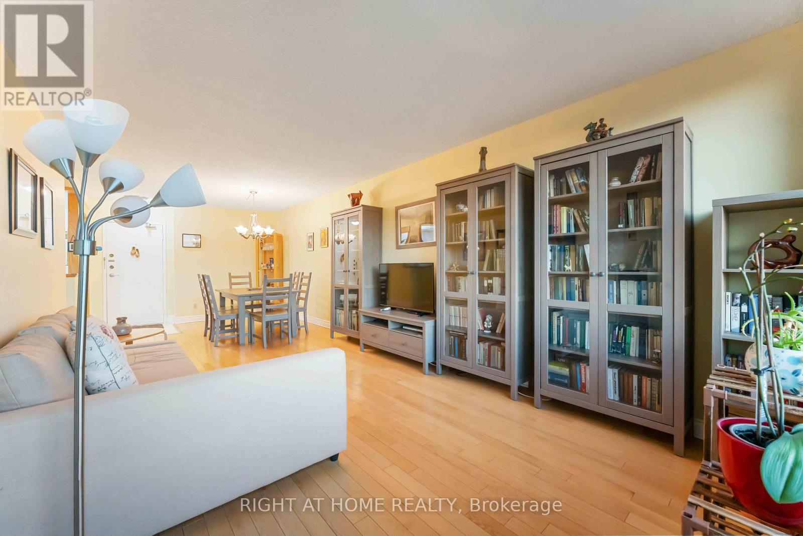 903 - 555 Brittany Drive