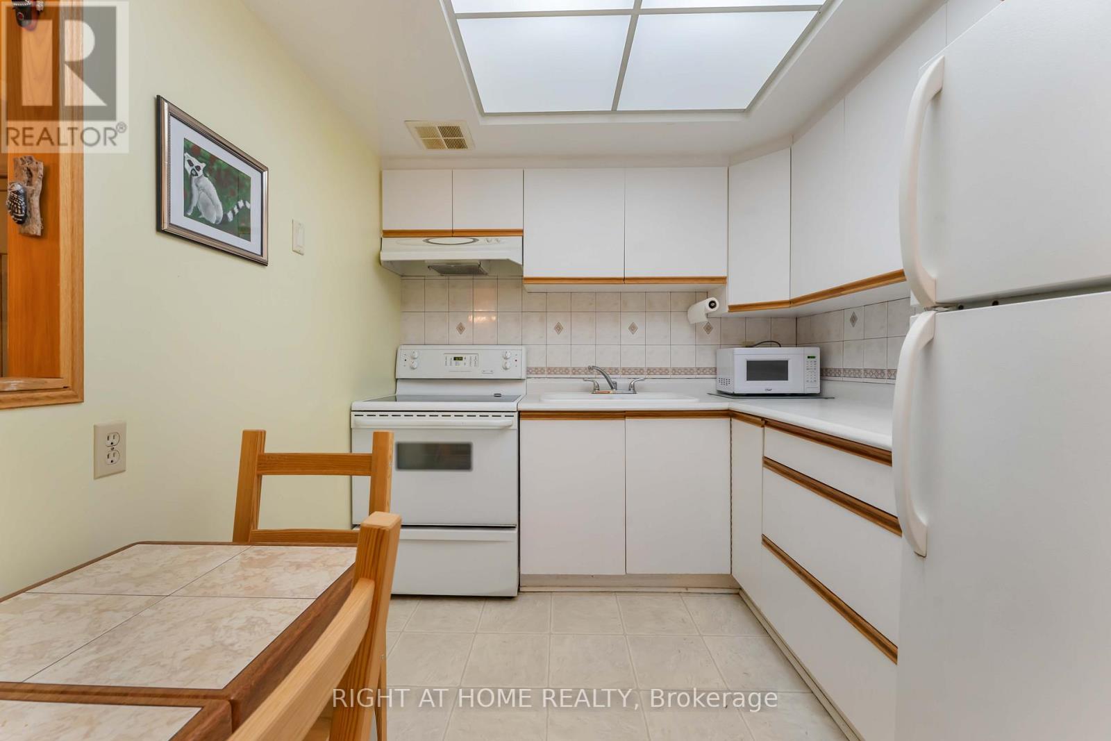 903 - 555 Brittany Drive