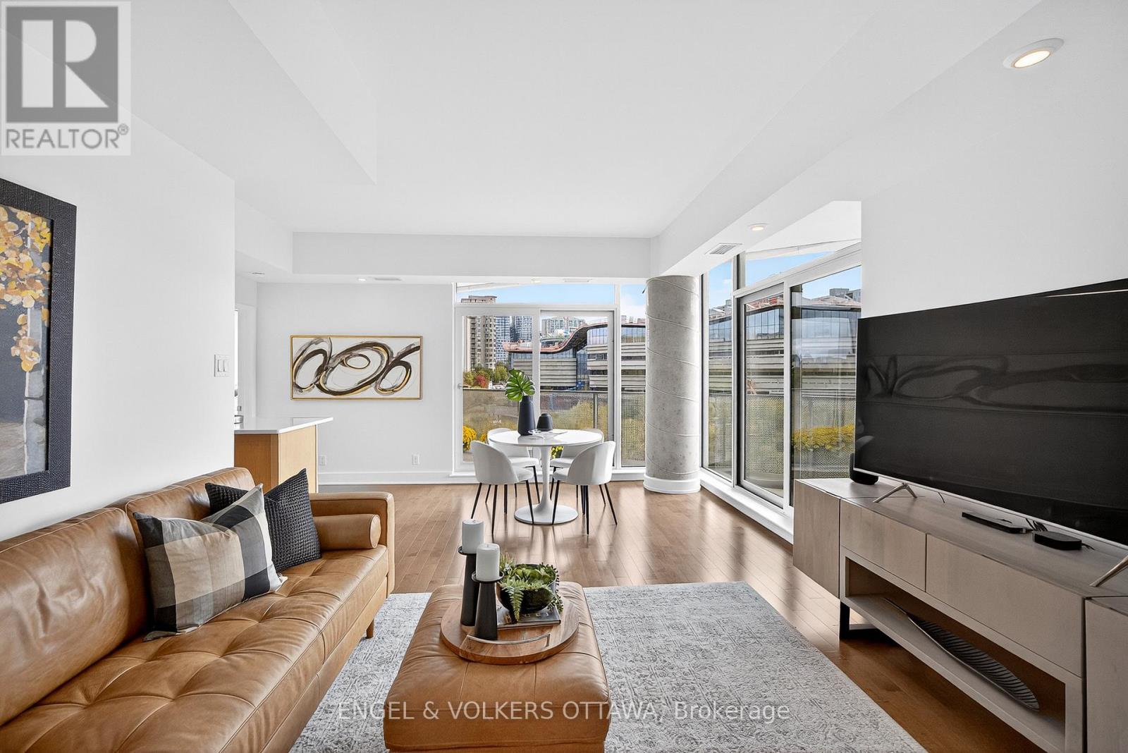 802 - 300c Lett Street