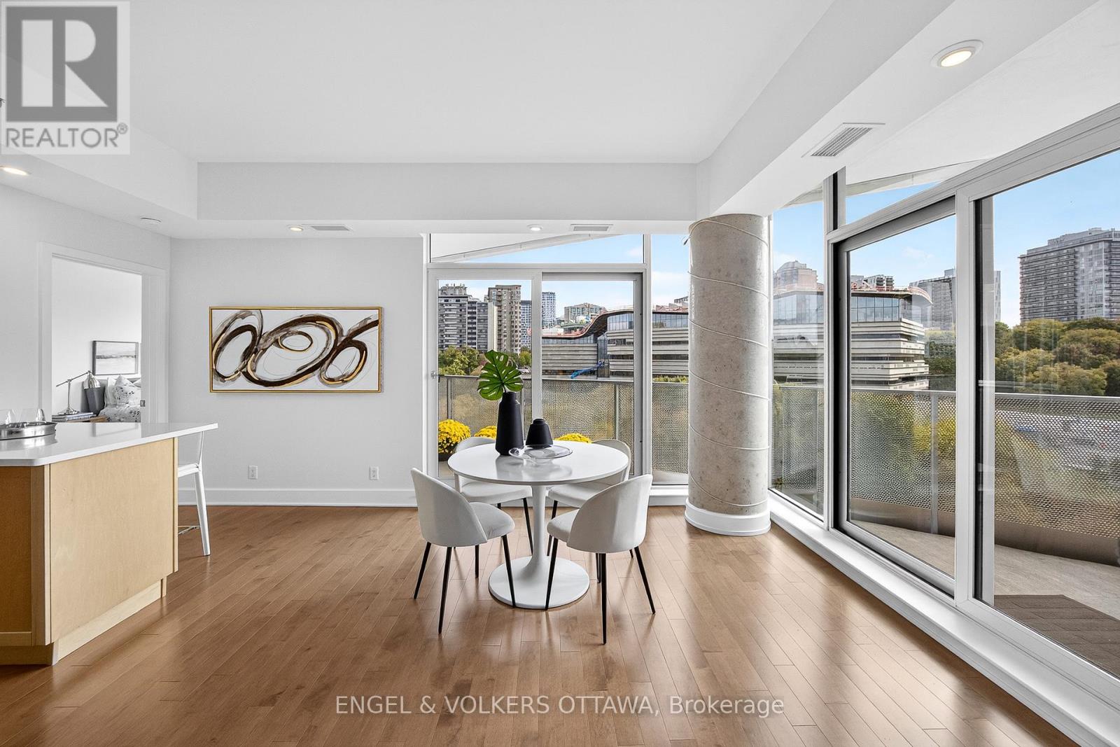 802 - 300c Lett Street