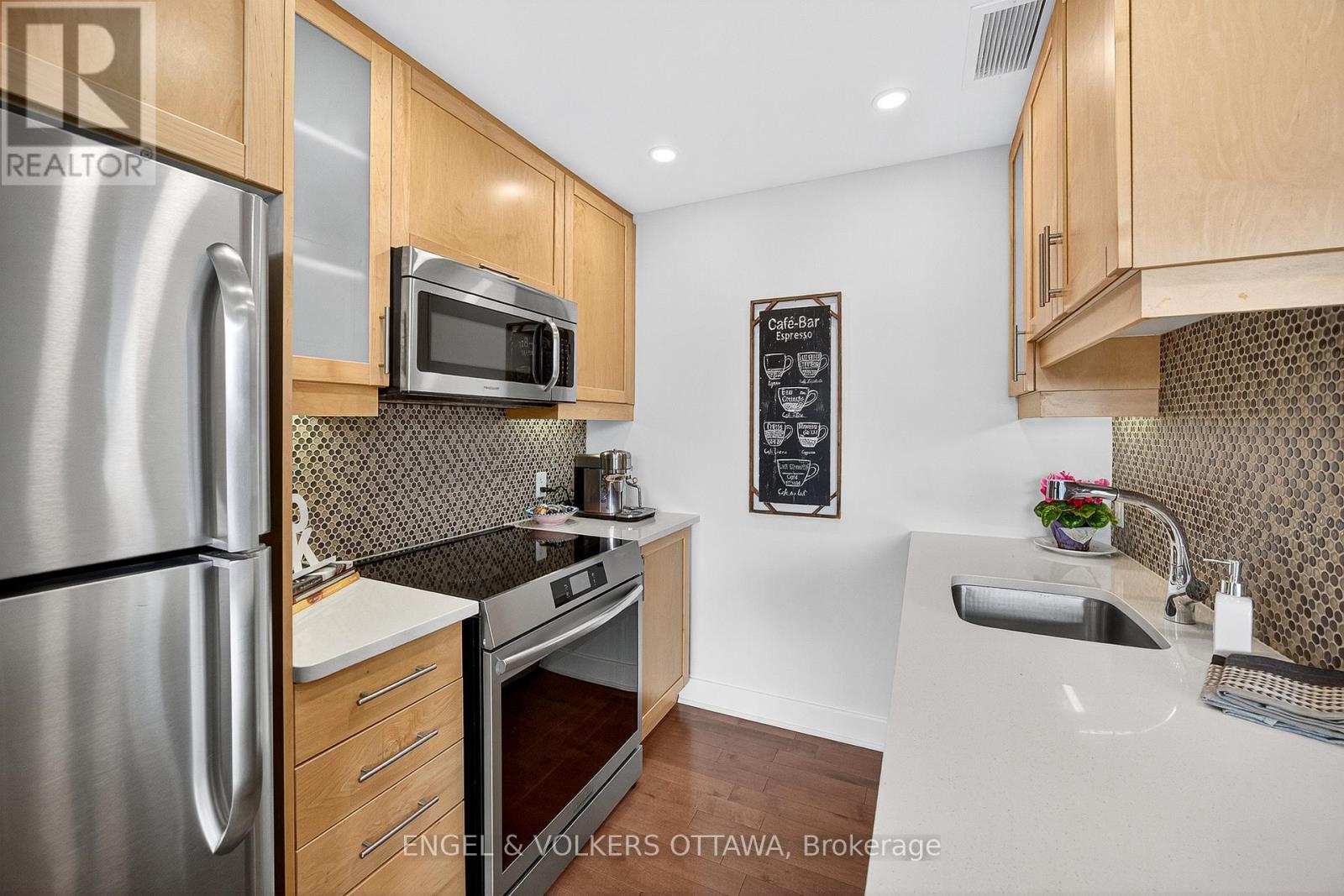 802 - 300c Lett Street