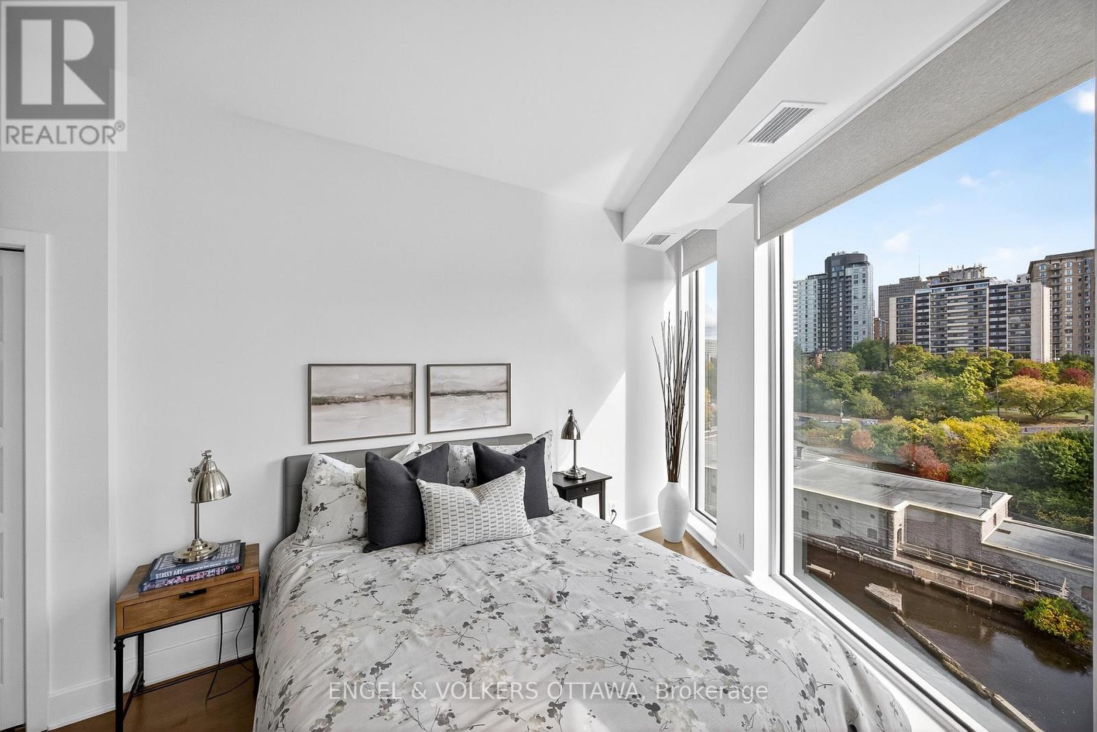 802 - 300c Lett Street