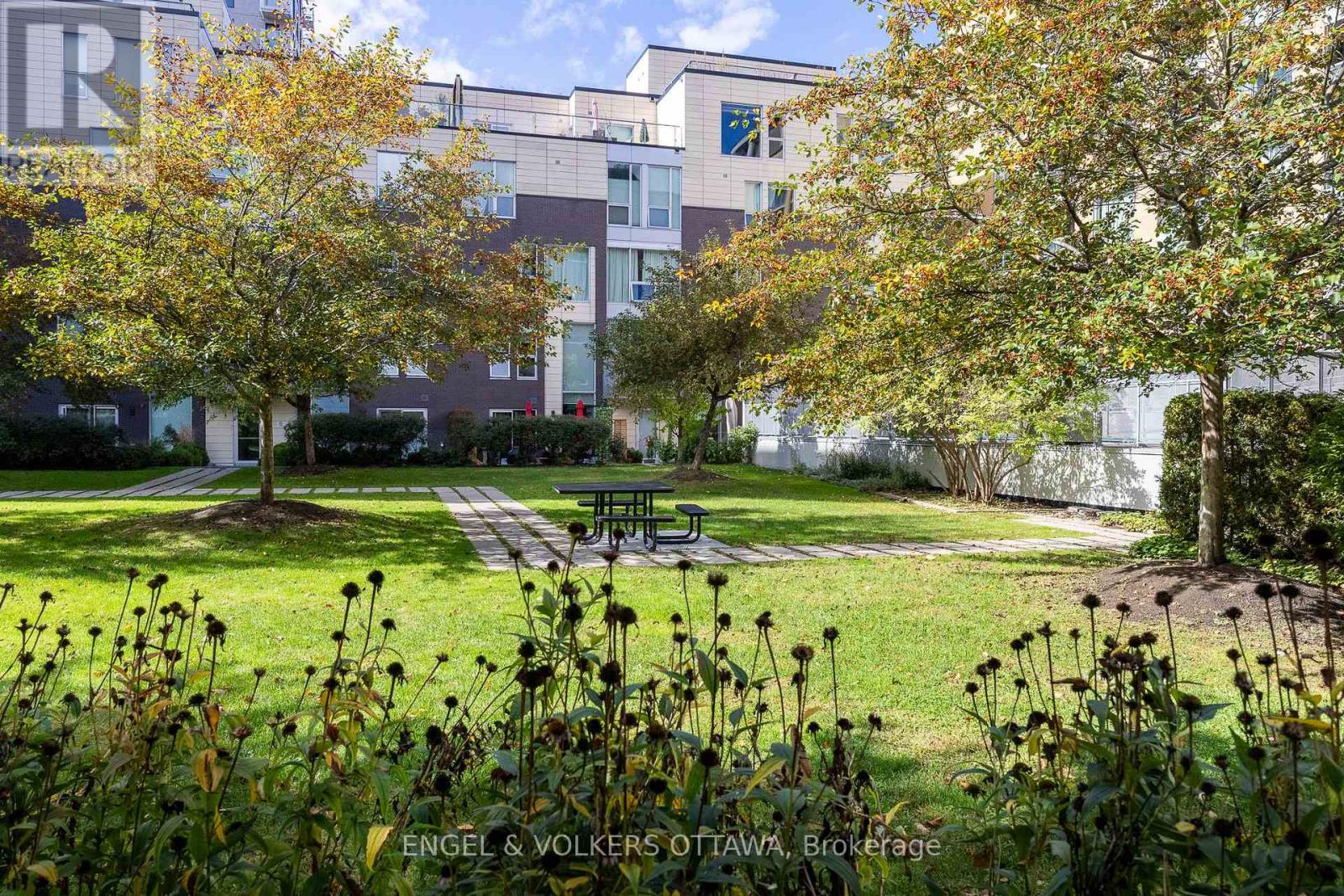 802 - 300c Lett Street