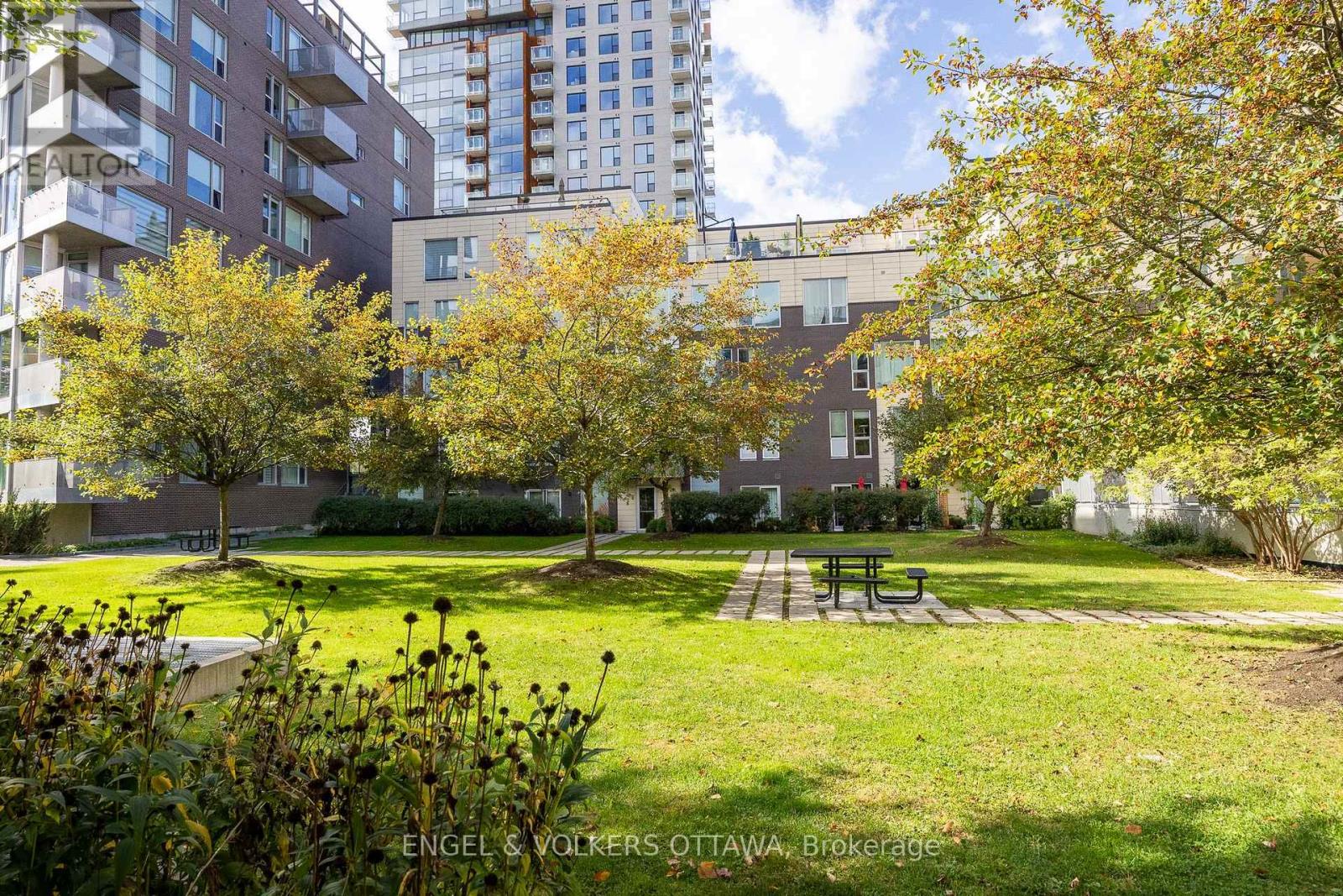 802 - 300c Lett Street