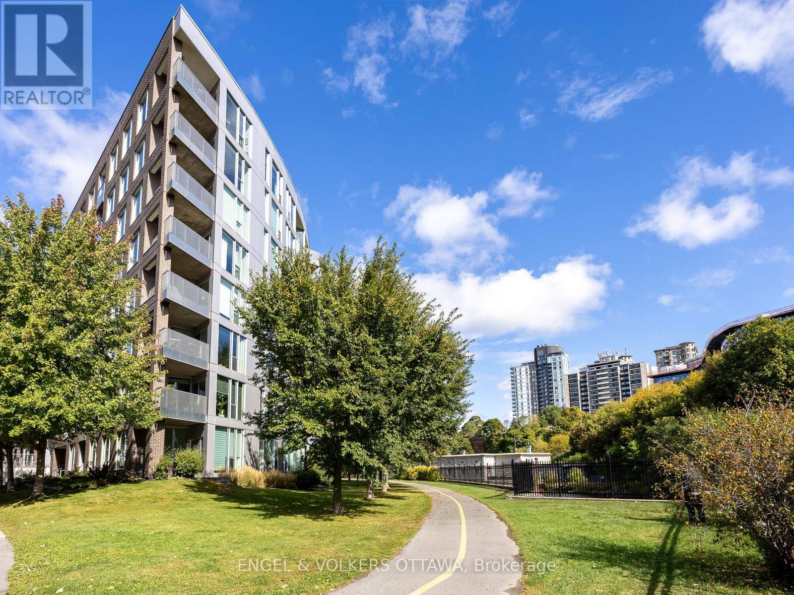 802 - 300c Lett Street