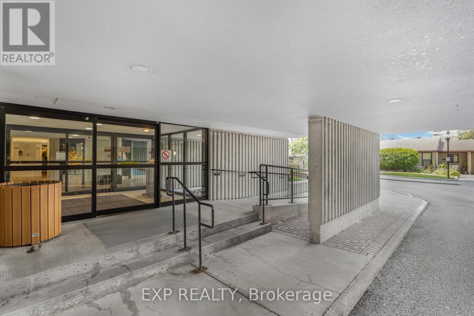 1501 - 1081 Ambleside Drive