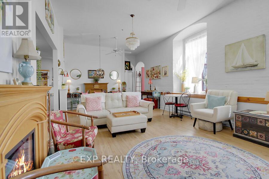 503 - 1 Rosamond Street E