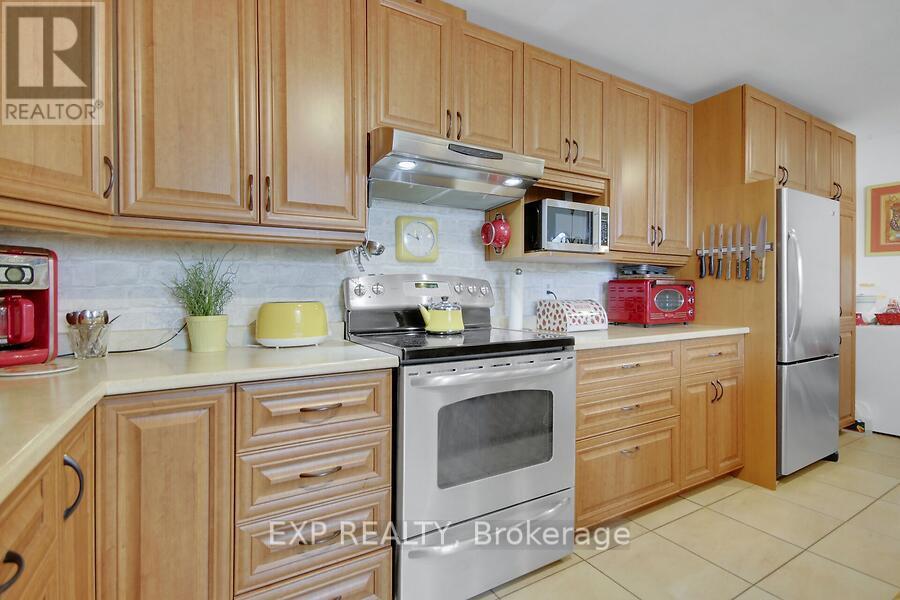 503 - 1 Rosamond Street E