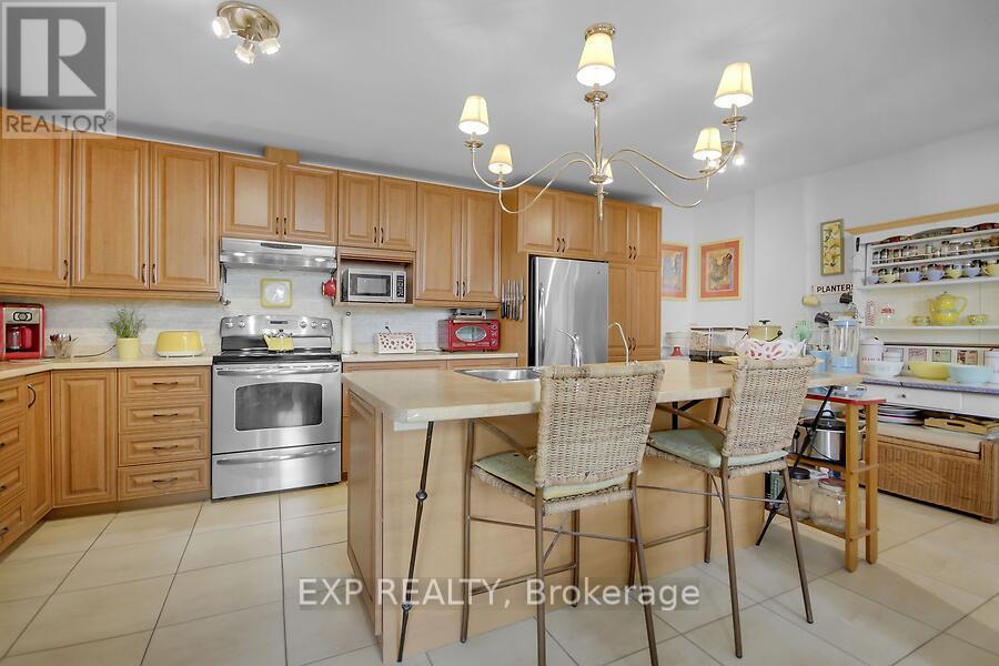 503 - 1 Rosamond Street E