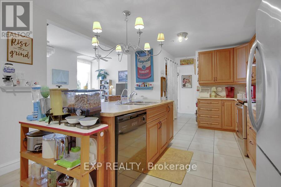 503 - 1 Rosamond Street E