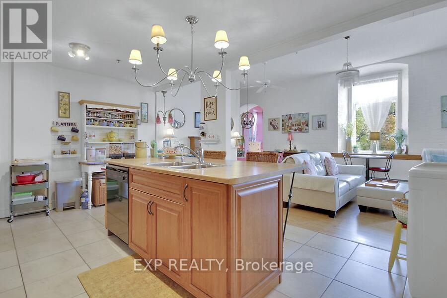 503 - 1 Rosamond Street E