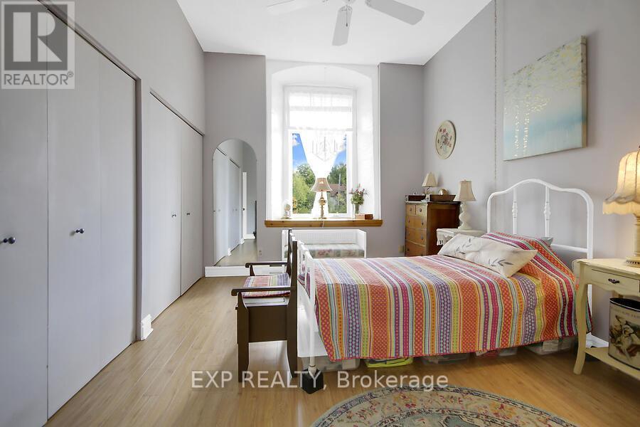 503 - 1 Rosamond Street E