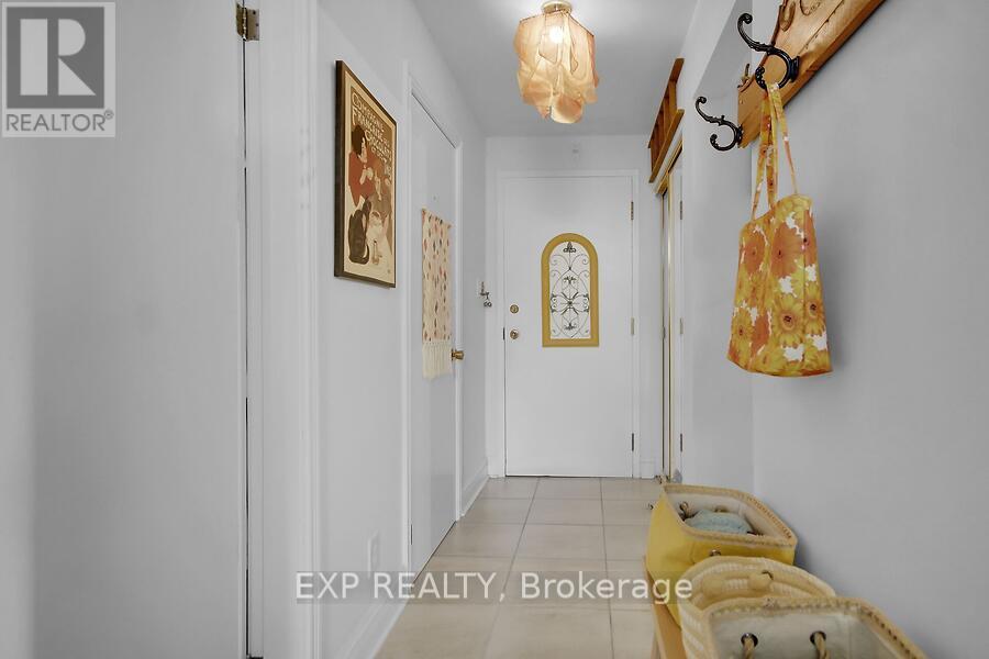 503 - 1 Rosamond Street E