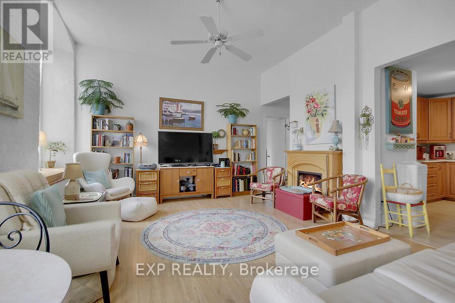 503 - 1 Rosamond Street E