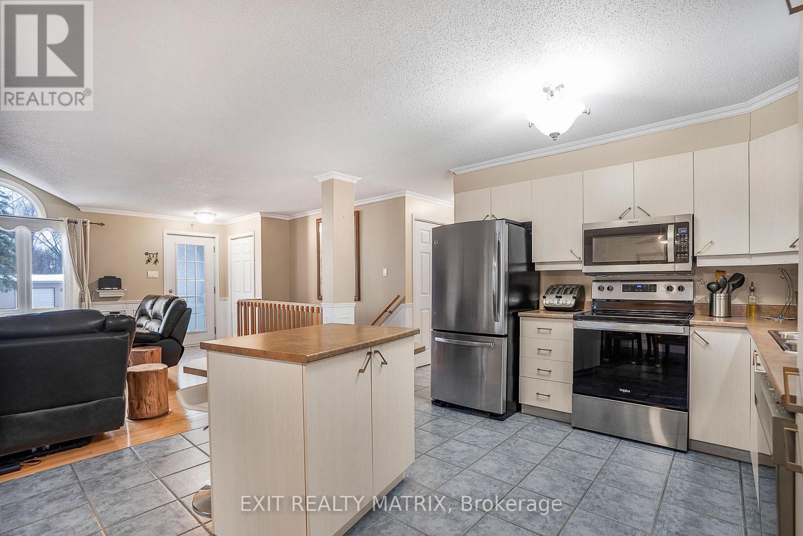 213 Longueuil Street