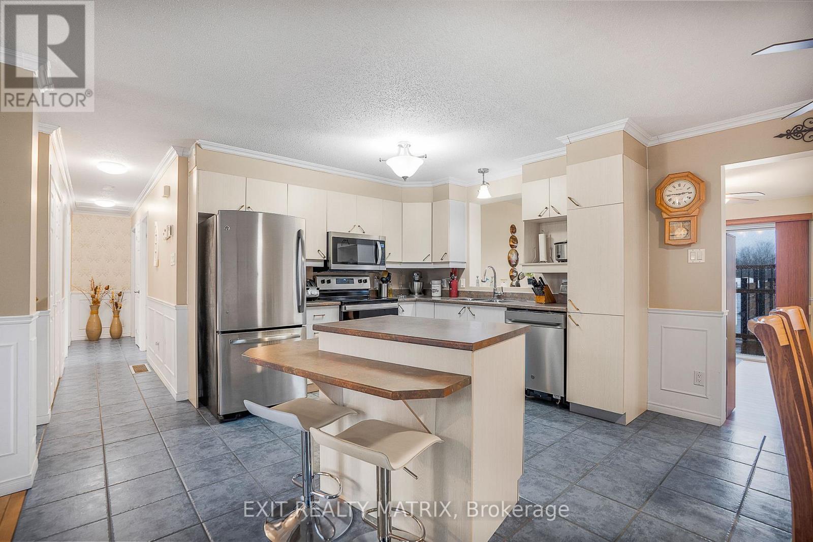 213 Longueuil Street