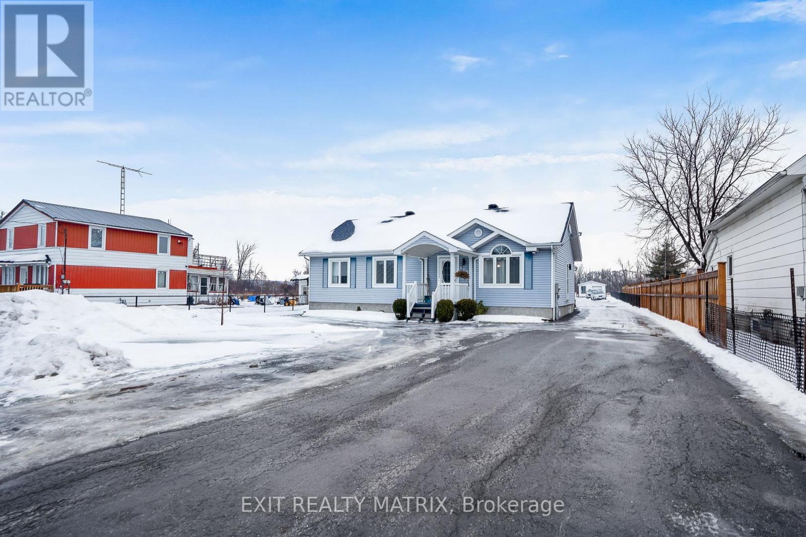 213 Longueuil Street