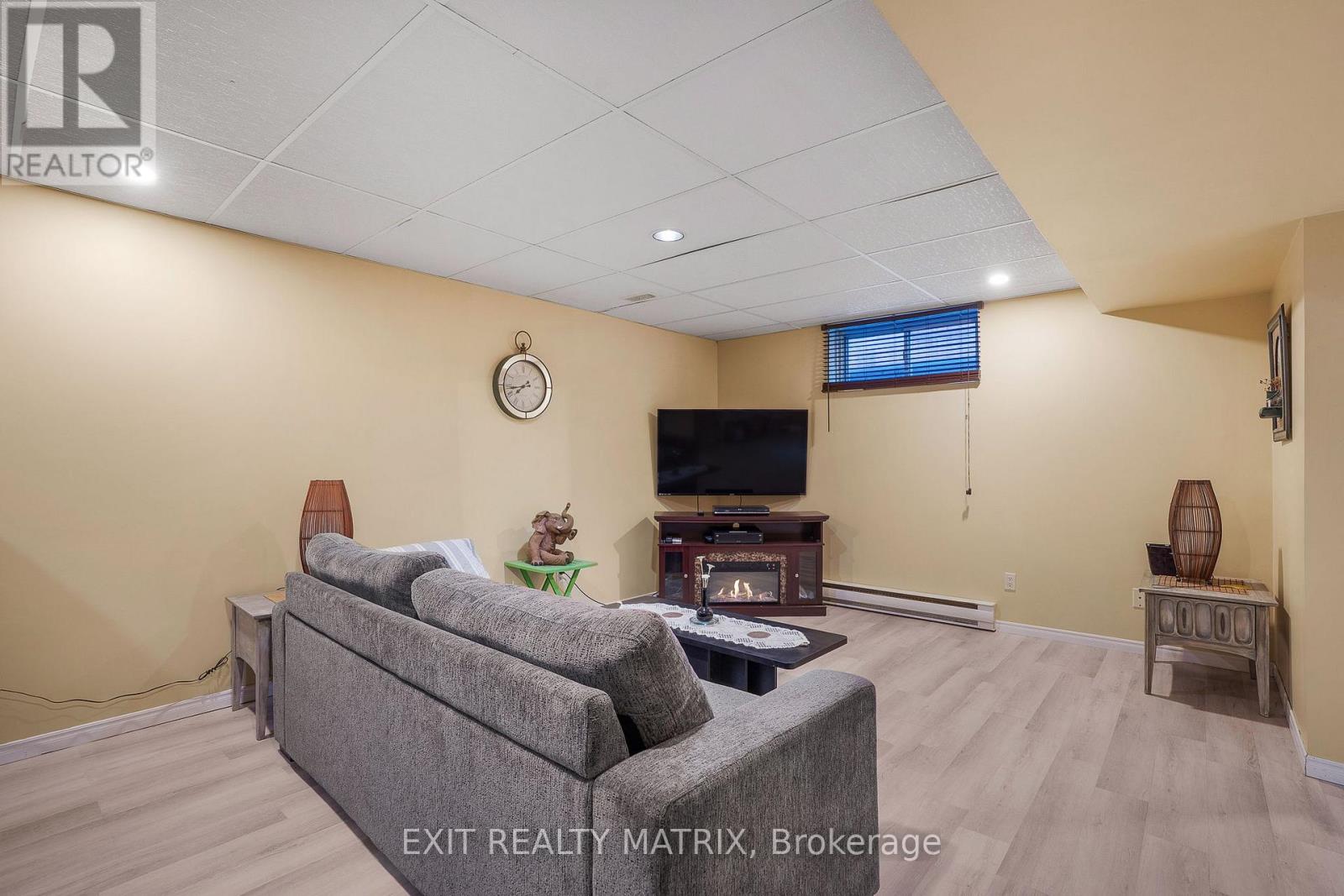 213 Longueuil Street