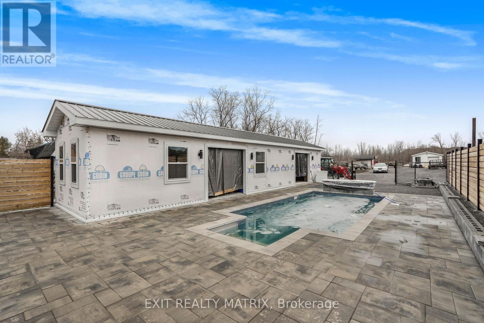 213 Longueuil Street