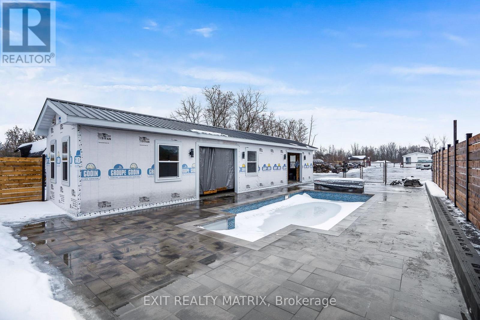 213 Longueuil Street