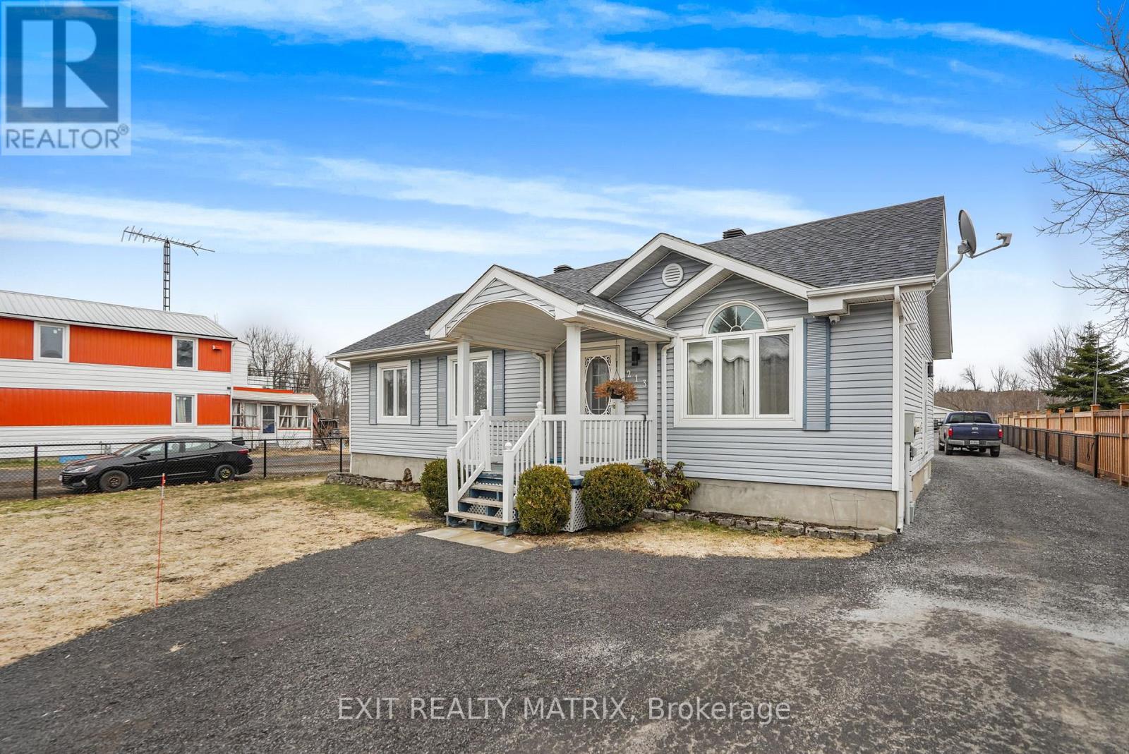 213 Longueuil Street