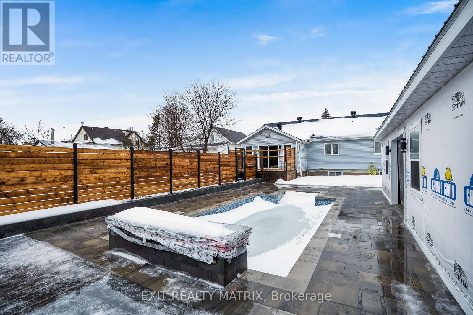 213 Longueuil Street