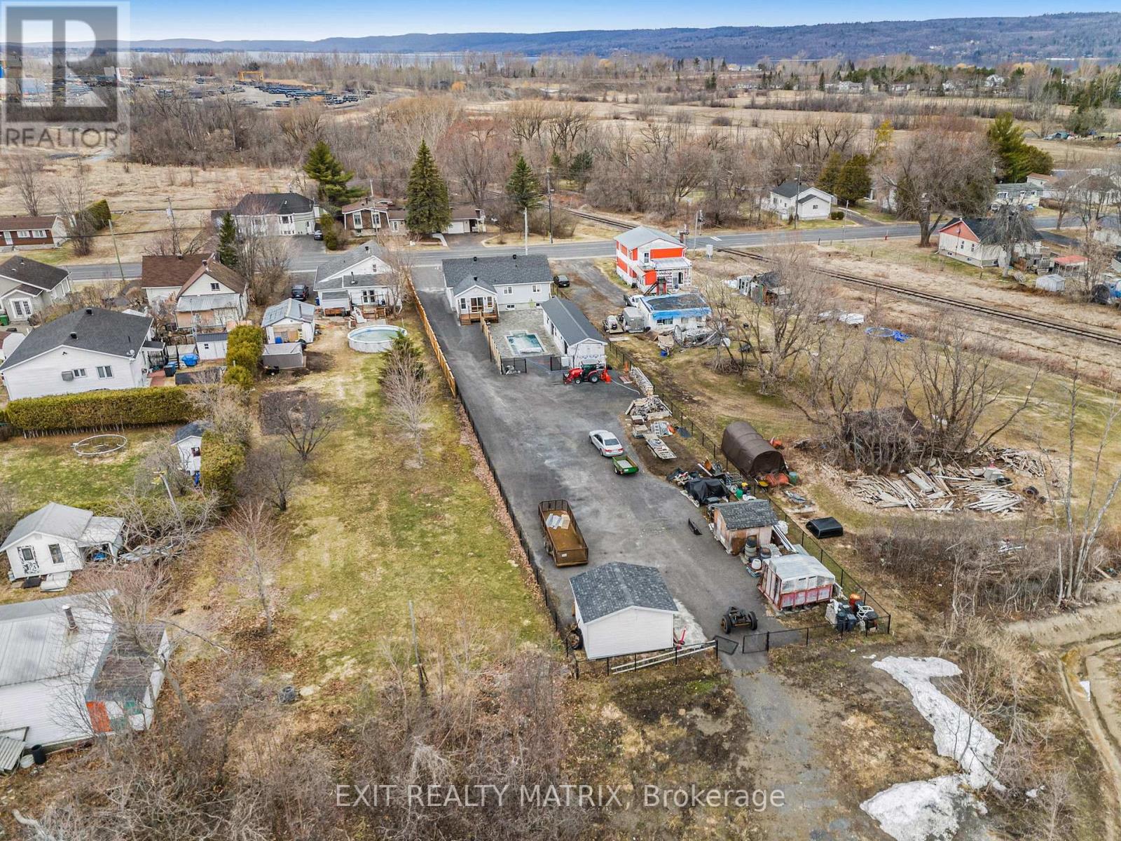 213 Longueuil Street