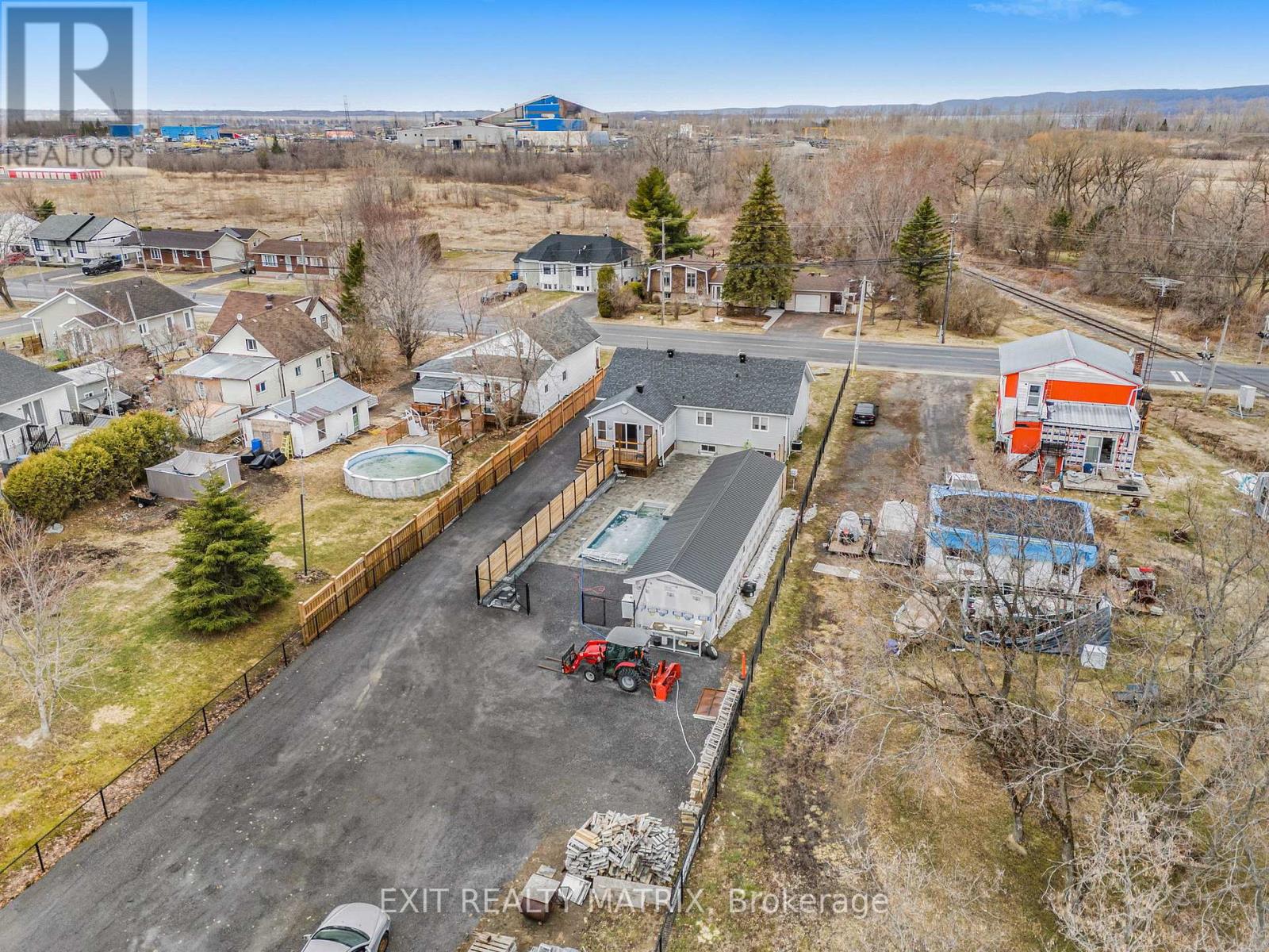 213 Longueuil Street