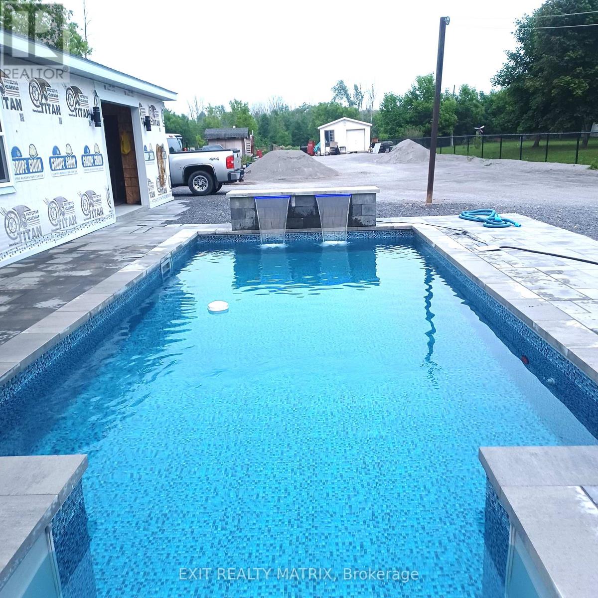 213 Longueuil Street