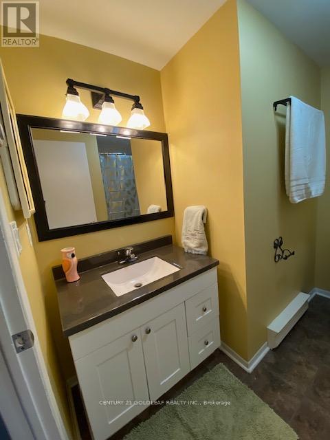 11 - 1342 Cedarcroft Crescent