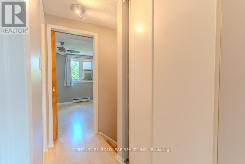 11 - 1342 Cedarcroft Crescent