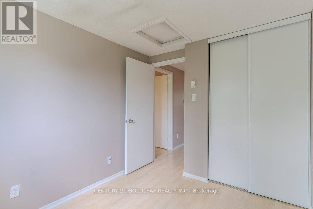 11 - 1342 Cedarcroft Crescent